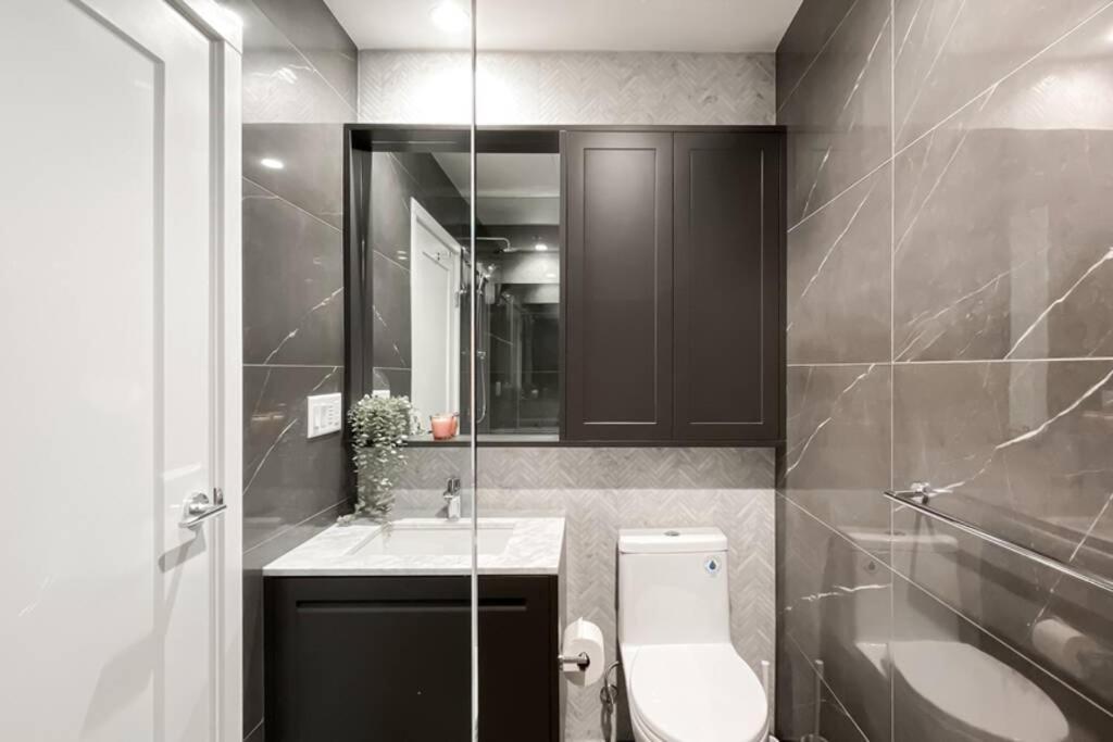Spacious New Apartment With Working Space@Oakridge Vancouver Exteriér fotografie