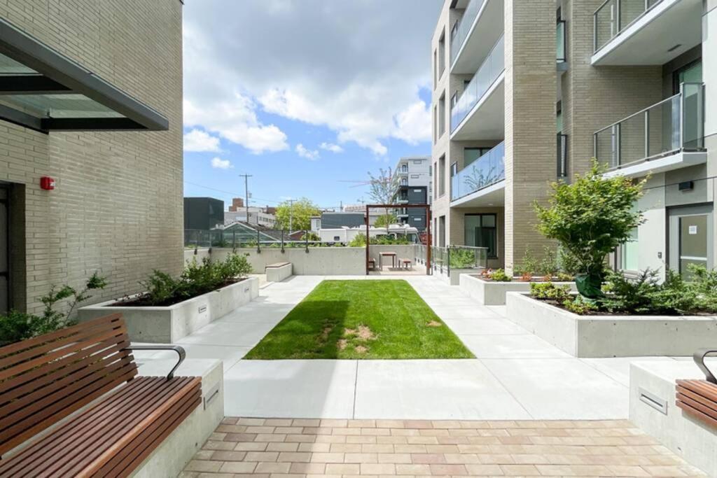 Spacious New Apartment With Working Space@Oakridge Vancouver Exteriér fotografie