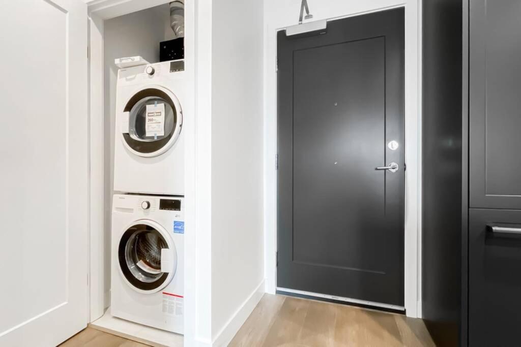 Spacious New Apartment With Working Space@Oakridge Vancouver Exteriér fotografie