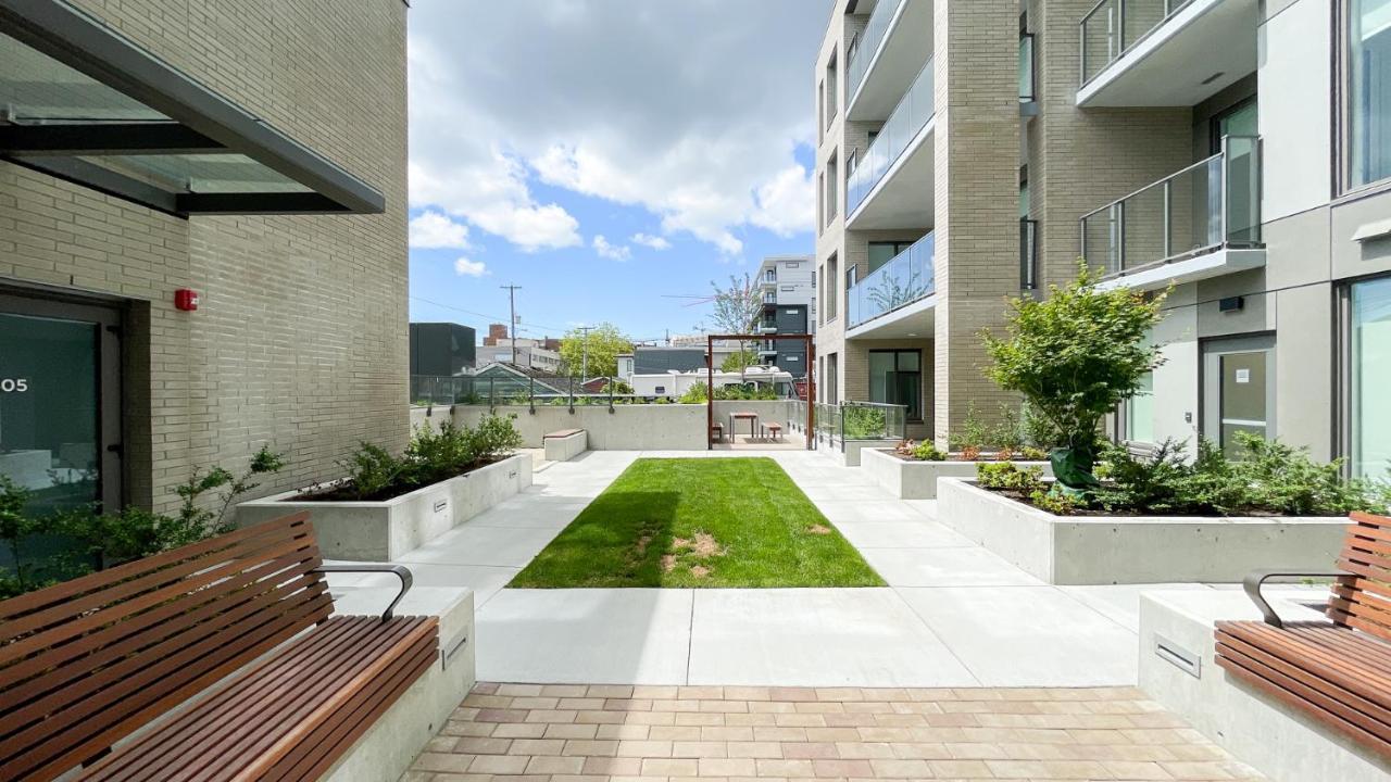 Spacious New Apartment With Working Space@Oakridge Vancouver Exteriér fotografie